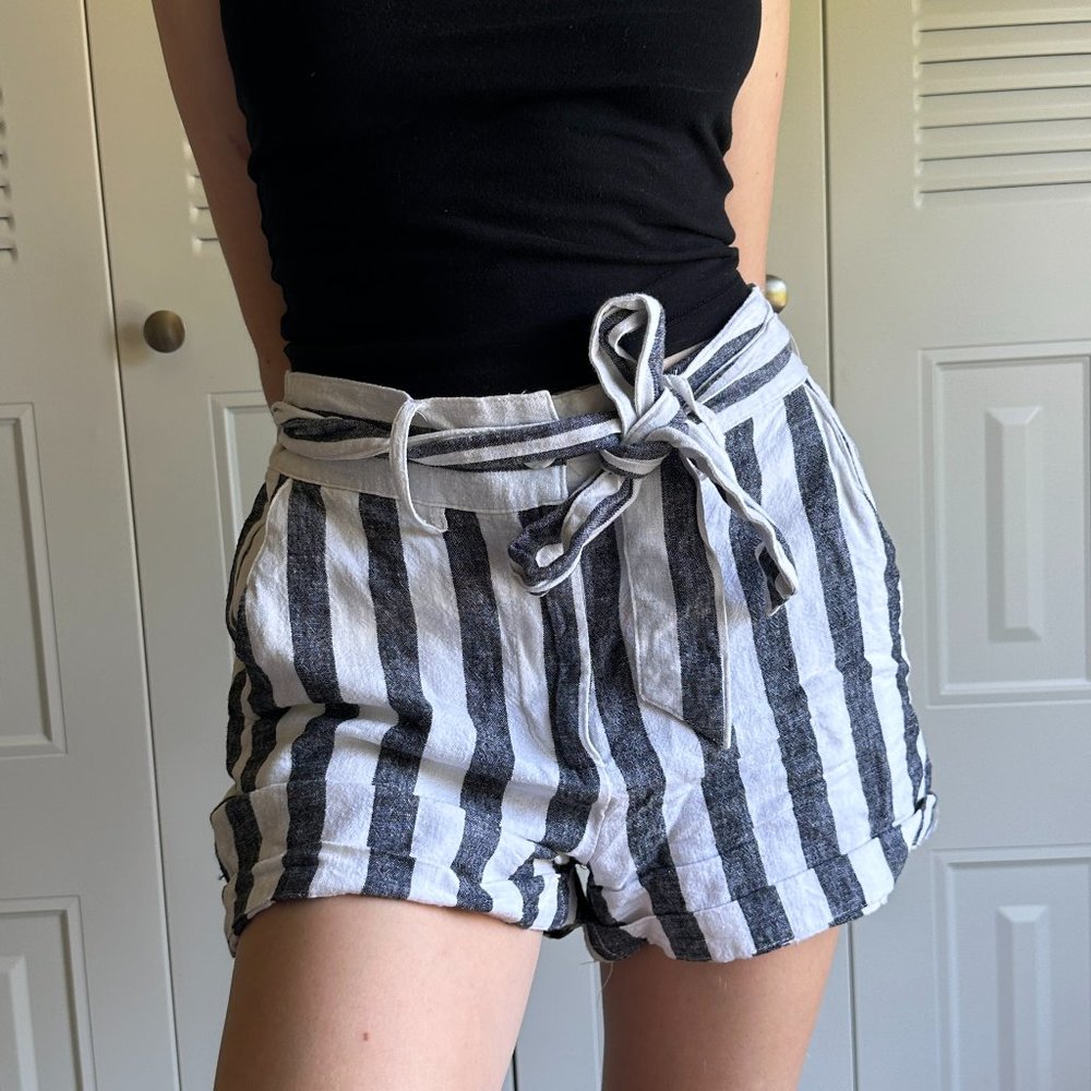 Linen Blue and White High Waisted Shorts, Target Who What Wear, Size 4